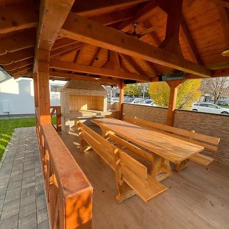Apartmani Daisy ヴェリカ・ゴリツァ エクステリア 写真