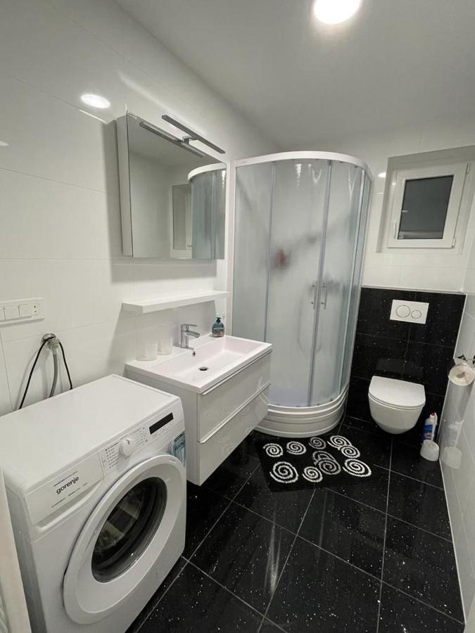 Apartmani Daisy ヴェリカ・ゴリツァ エクステリア 写真