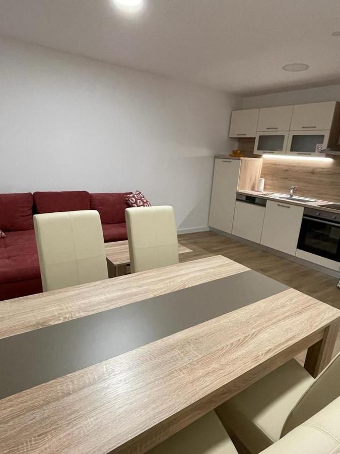 Apartmani Daisy ヴェリカ・ゴリツァ エクステリア 写真