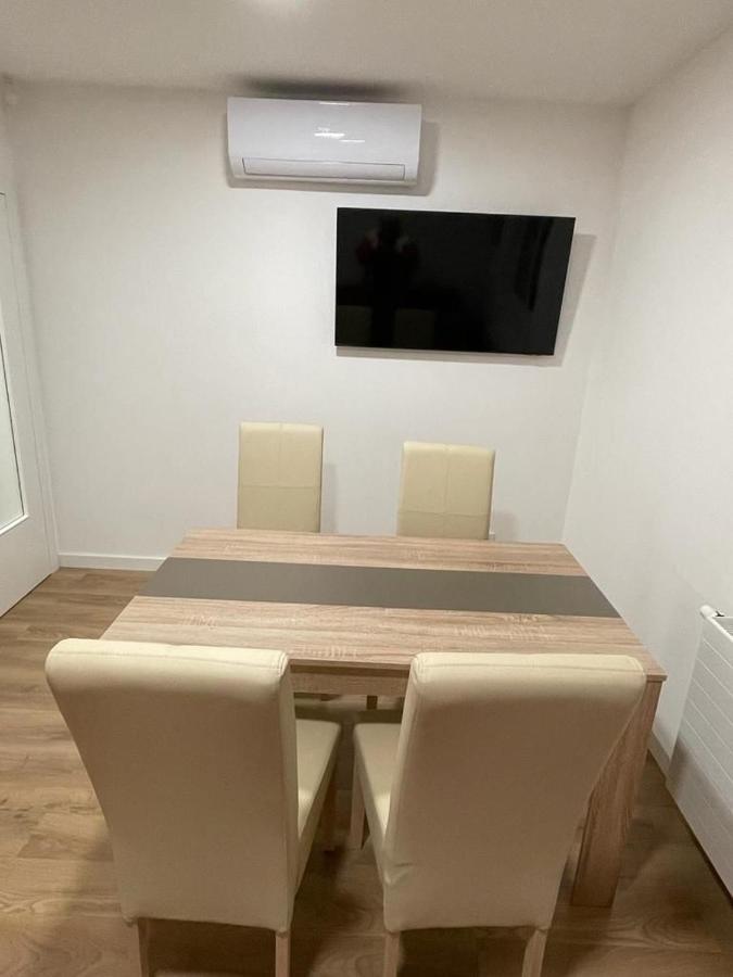 Apartmani Daisy ヴェリカ・ゴリツァ エクステリア 写真