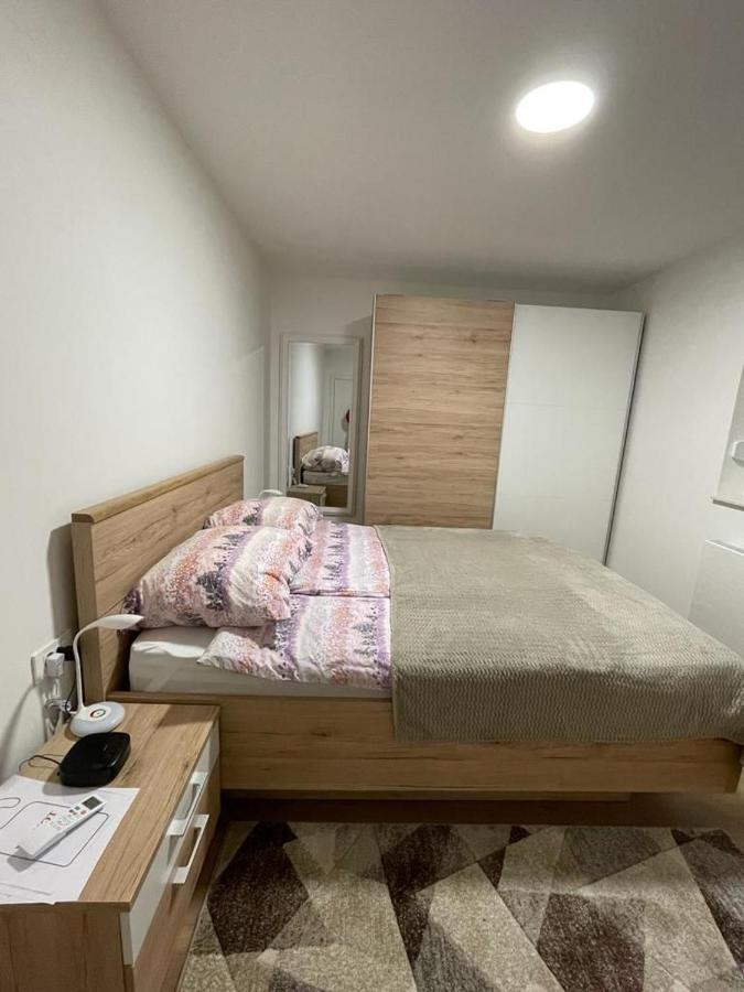 Apartmani Daisy ヴェリカ・ゴリツァ エクステリア 写真