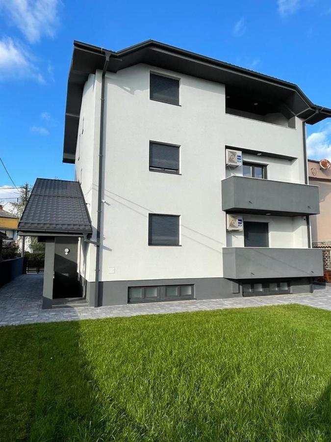 Apartmani Daisy ヴェリカ・ゴリツァ エクステリア 写真